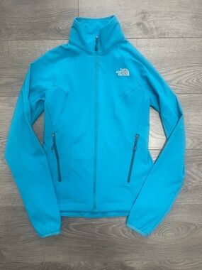 The North Face Women’s lightweight Full-Zip Jacket